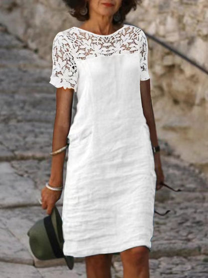 Kleid mit Rundhalsausschnitt und Spitzenmuster