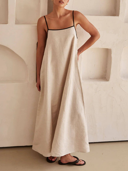 Sommerliches Trägerkleid Mit Stilvollem Kontrast – Klassisch Und Luftig Zugleich
