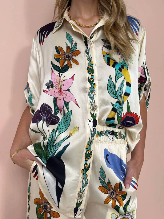 Satinbluse Mit Einzigartigem Muster – Stilvolle Damenbluse Mit Knopfleiste In Modernem Stil